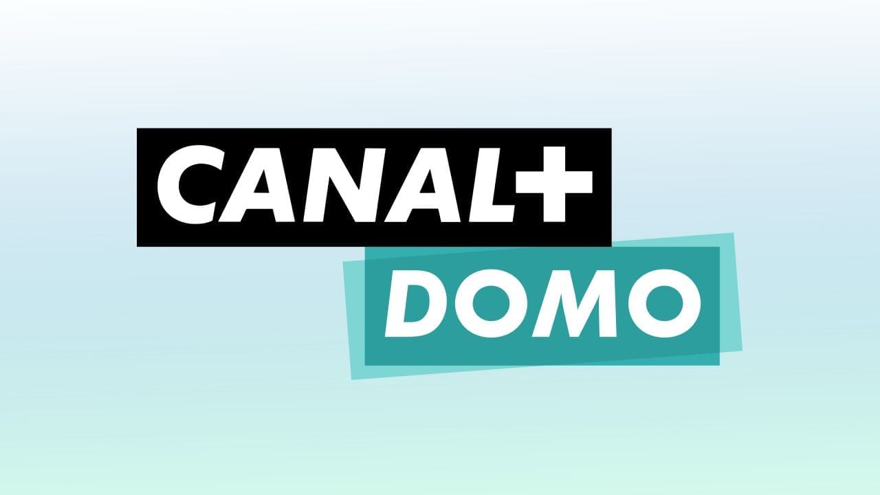 Canal+ Domo logo: white "CANAL+" on a black block above "DOMO" on a teal block, pale gradient background
